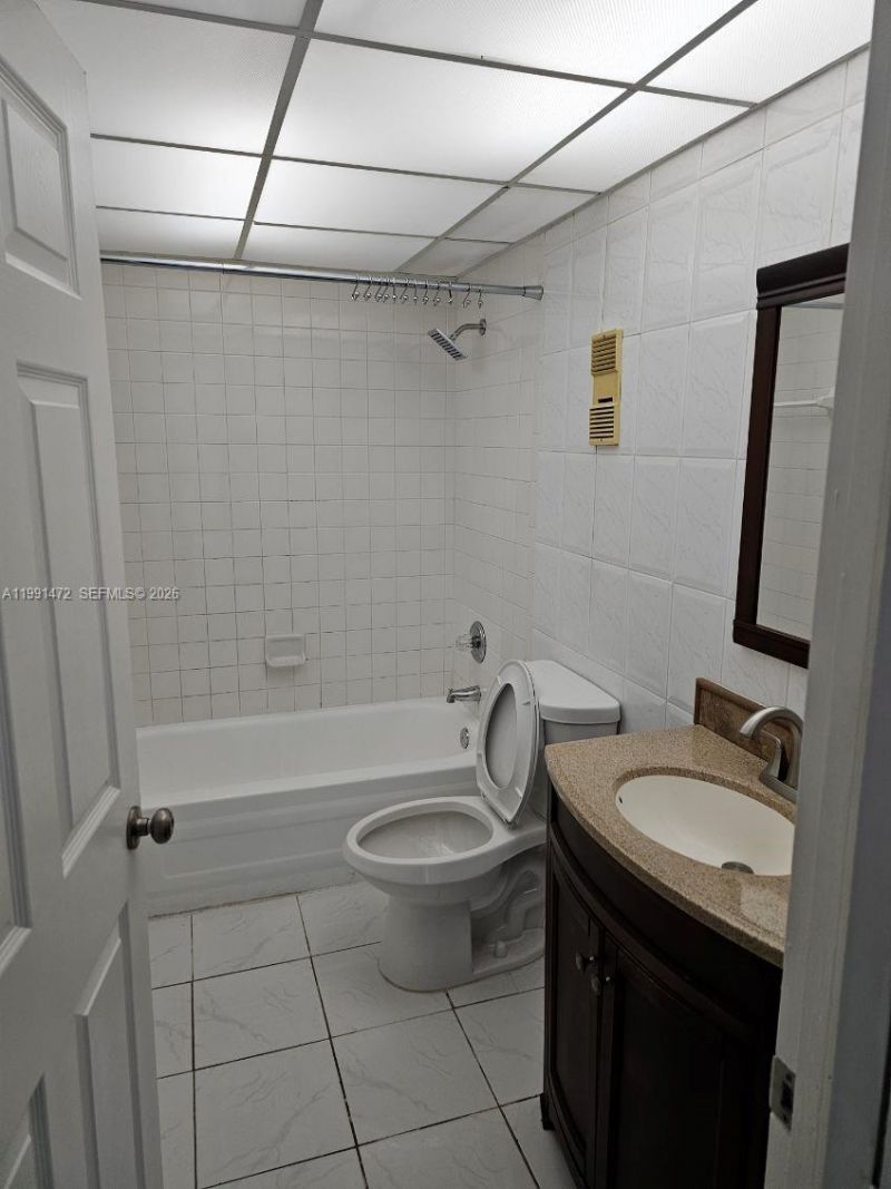 10090 NW 80th Ct , Unit 1350, Hialeah Gardens, FL 33016 Photo