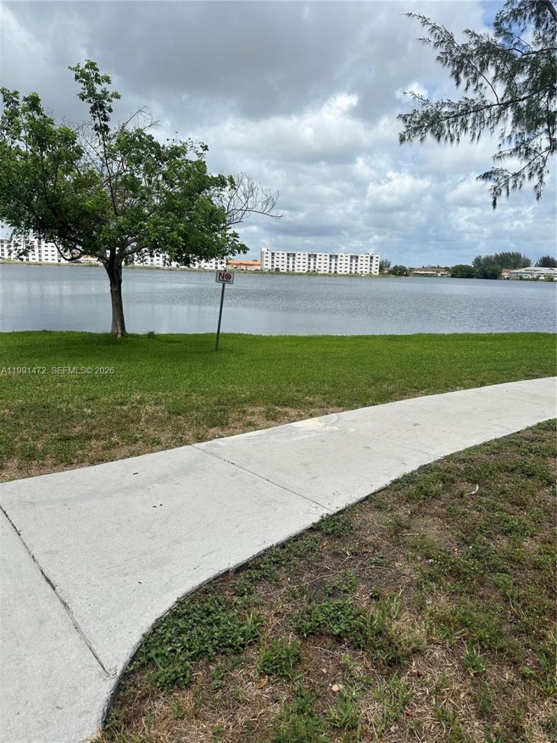 10090 NW 80th Ct , Unit 1350, Hialeah Gardens, FL 33016 Photo