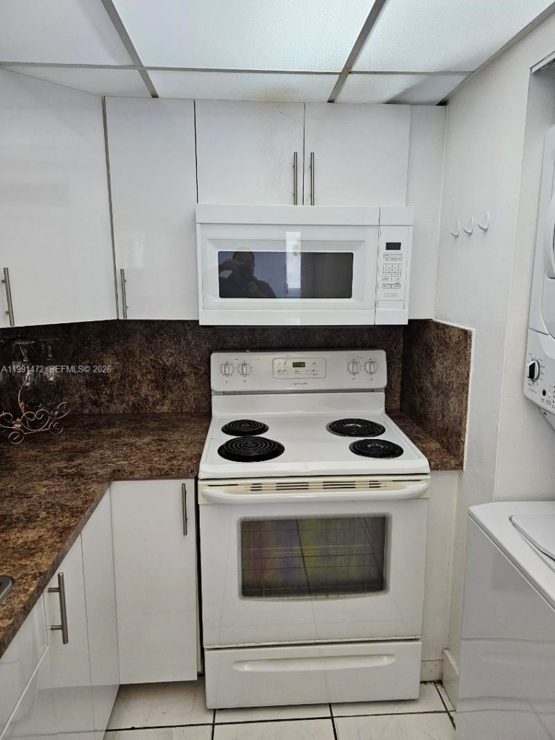 10090 NW 80th Ct , Unit 1350, Hialeah Gardens, FL 33016 Photo