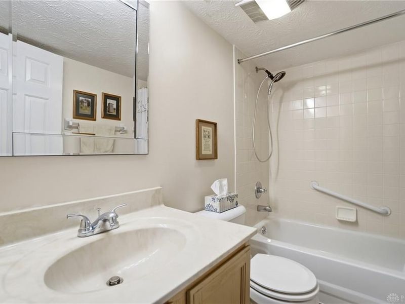 1427 Weatherfield Court, Centerville, OH 45459 Photo 48