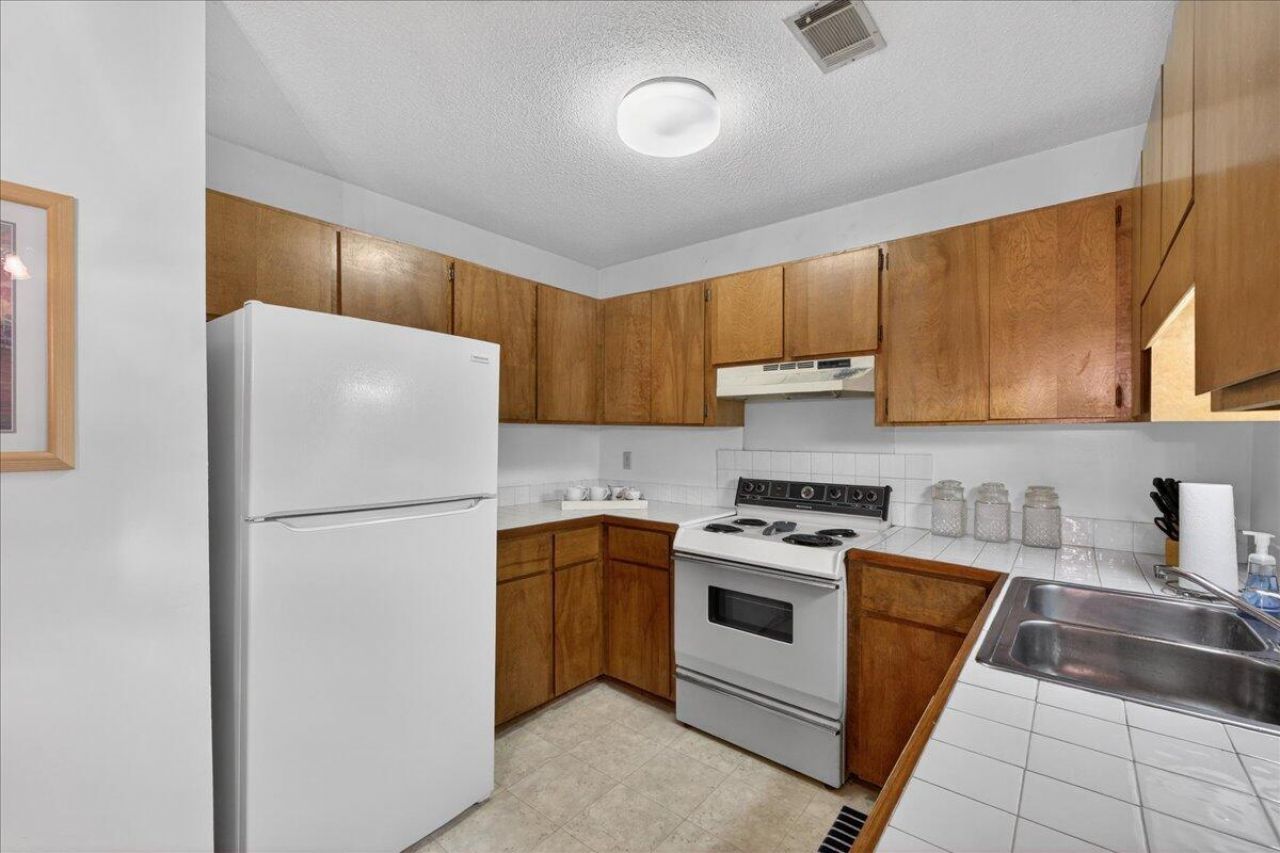 2011 Coldspring Drive Photo 19