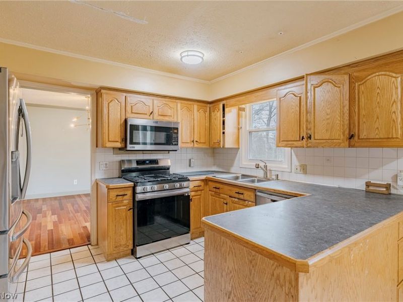 5875 Deepwood Trail, Solon, OH 44139 Photo 10