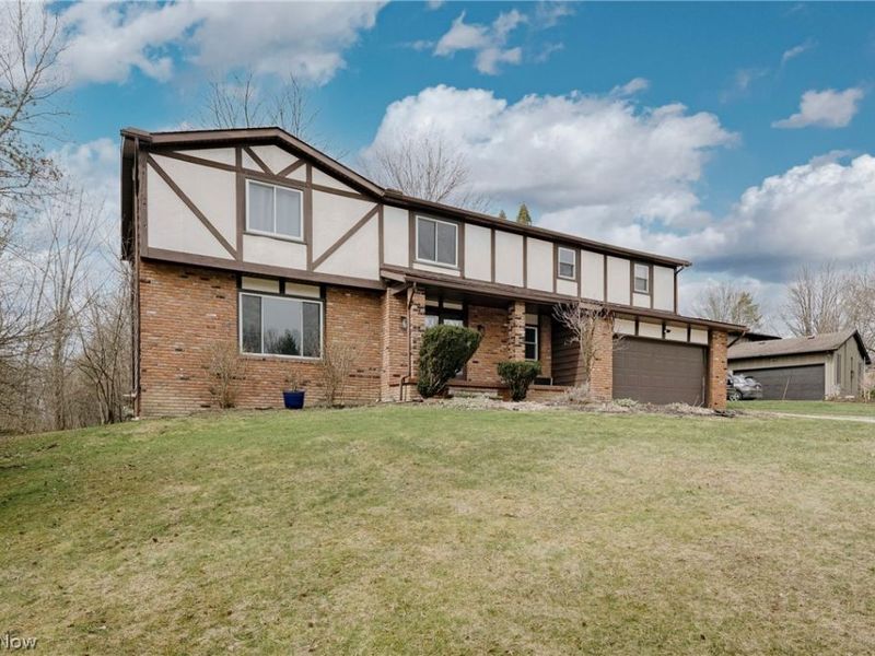 5875 Deepwood Trail, Solon, OH 44139 Photo 2