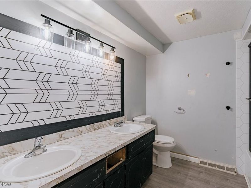 5875 Deepwood Trail, Solon, OH 44139 Photo 32