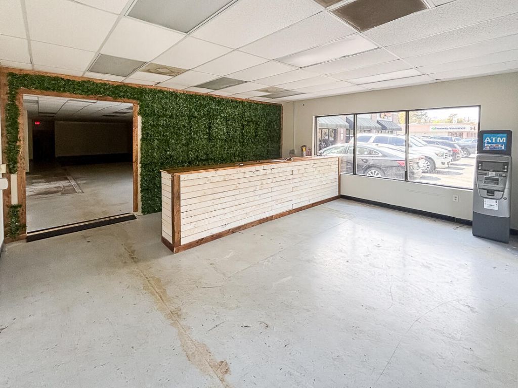5117 Dorchester Road Photo 4