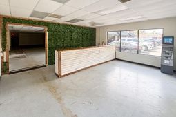 5117 Dorchester Road photo 4