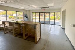 5117 Dorchester Road photo 4