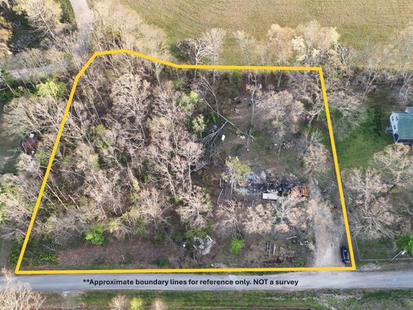 204 Alps Dr , Hohenwald, TN 38462