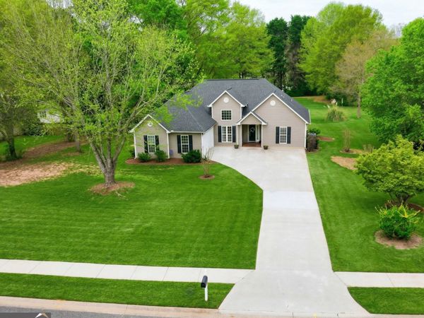 70 Mosswood Court, Newnan, GA 30265