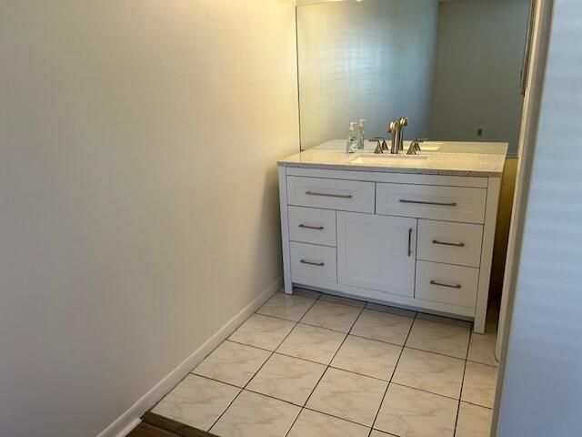 145 Lake Nancy Lane, Unit 125, West Palm Beach, FL 33411 Photo
