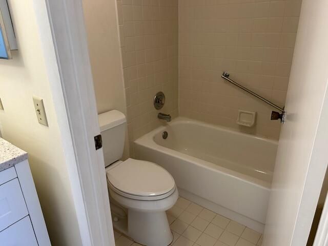 145 Lake Nancy Lane, Unit 125, West Palm Beach, FL 33411 Photo