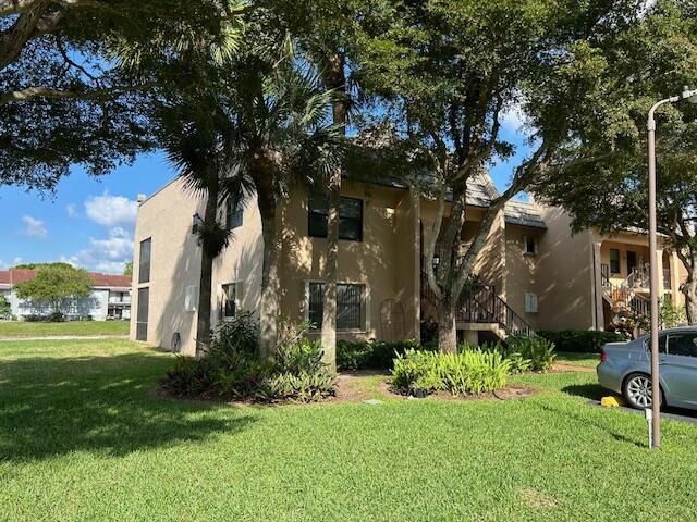 145 Lake Nancy Lane, Unit 125, West Palm Beach, FL 33411 Photo