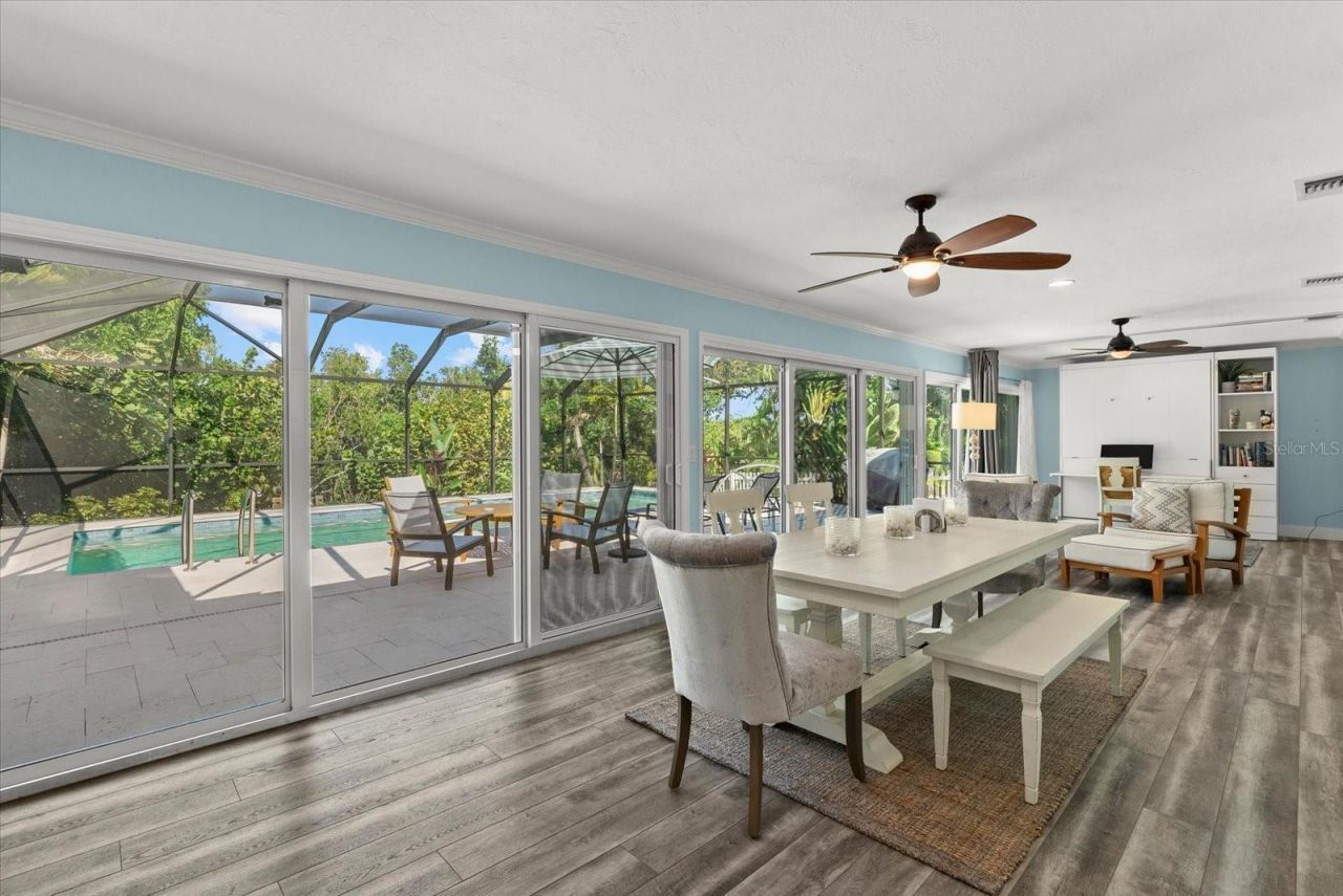 704 Tropical Circle, Sarasota, FL 34242 Photo