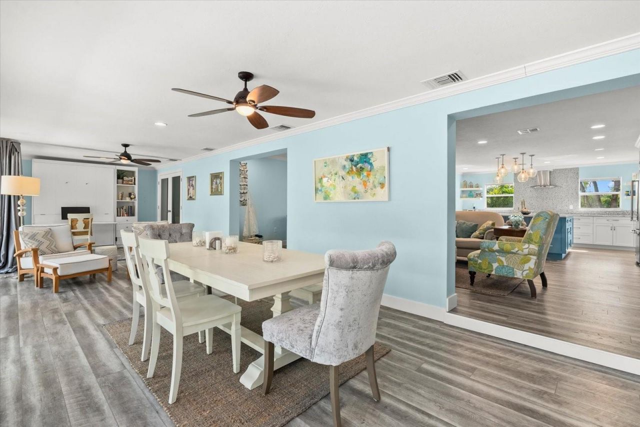 704 Tropical Circle, Sarasota, FL 34242 Photo