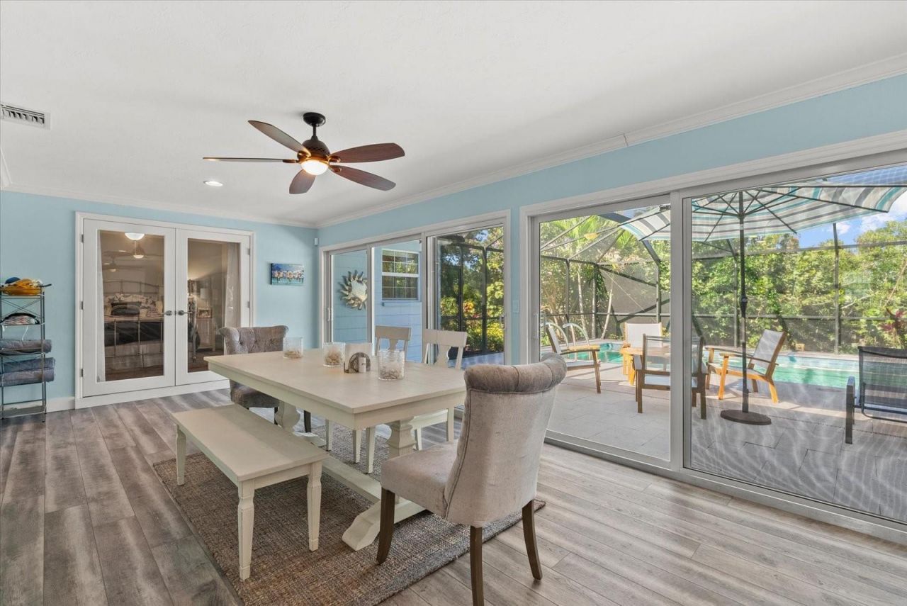 704 Tropical Circle, Sarasota, FL 34242 Photo