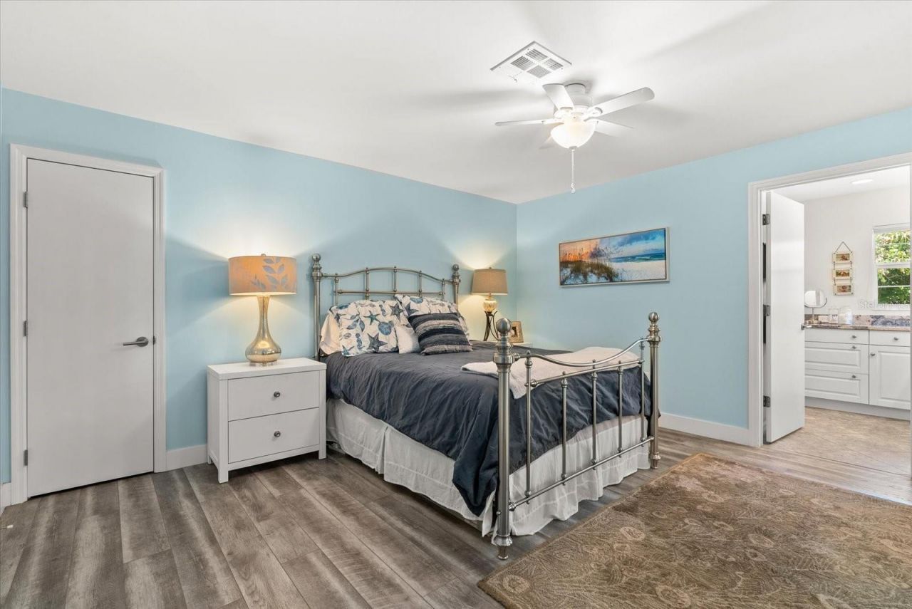 704 Tropical Circle, Sarasota, FL 34242 Photo