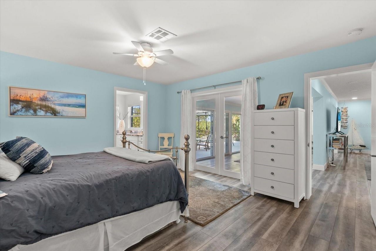 704 Tropical Circle, Sarasota, FL 34242 Photo