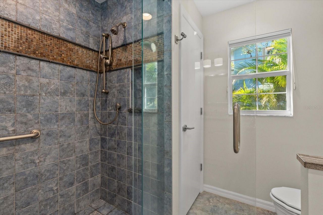 704 Tropical Circle, Sarasota, FL 34242 Photo