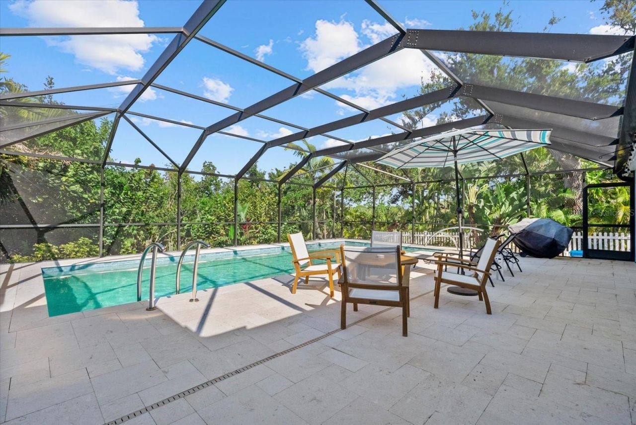 704 Tropical Circle, Sarasota, FL 34242 Photo