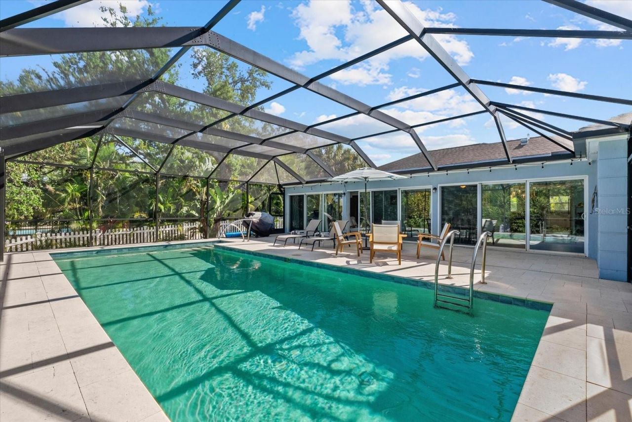 704 Tropical Circle, Sarasota, FL 34242 Photo