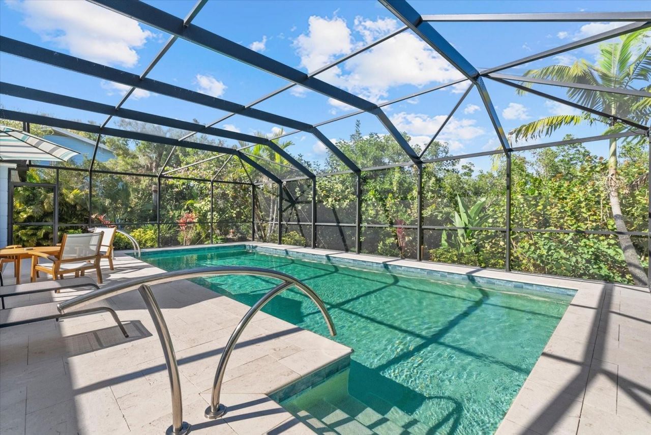 704 Tropical Circle, Sarasota, FL 34242 Photo
