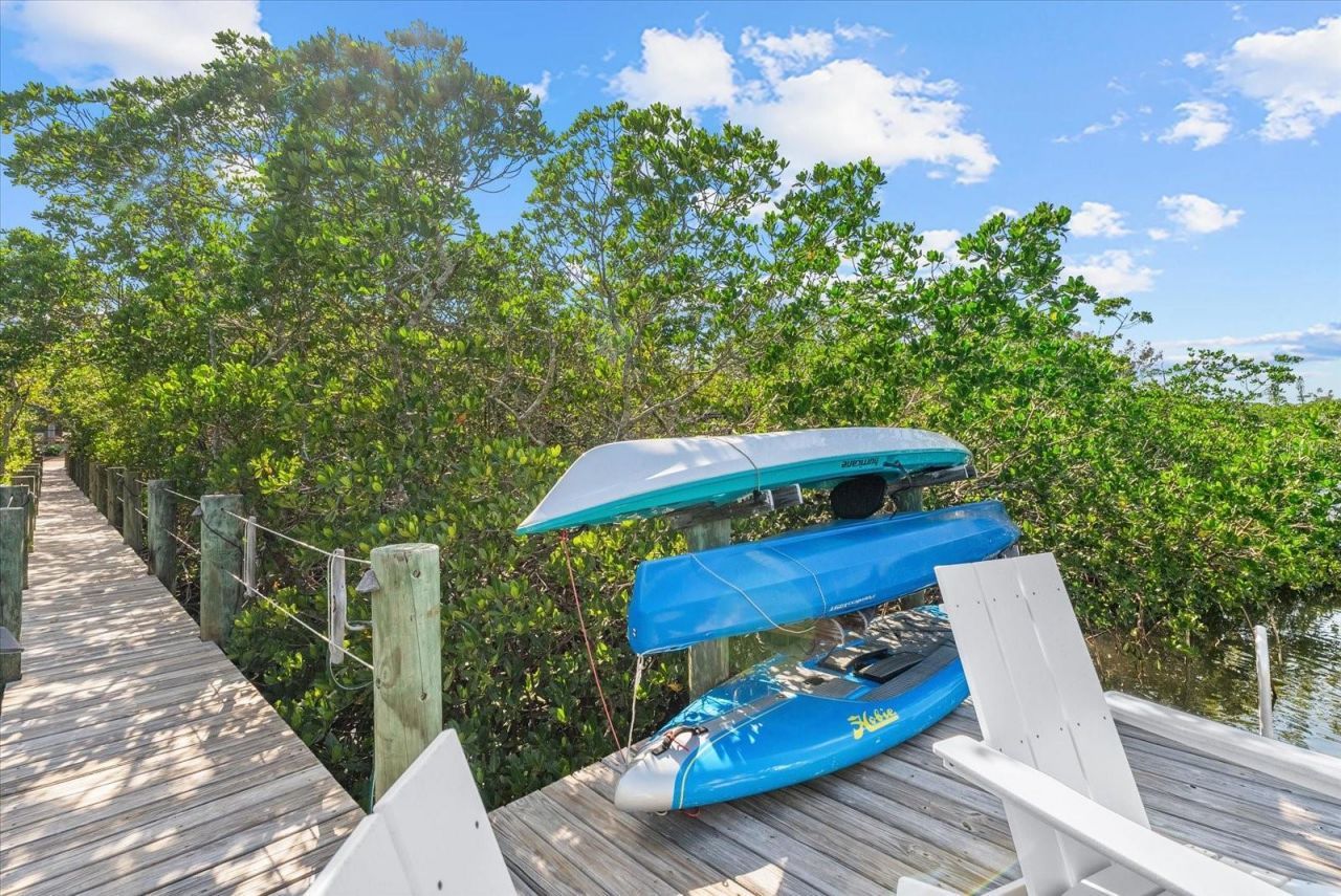 704 Tropical Circle, Sarasota, FL 34242 Photo