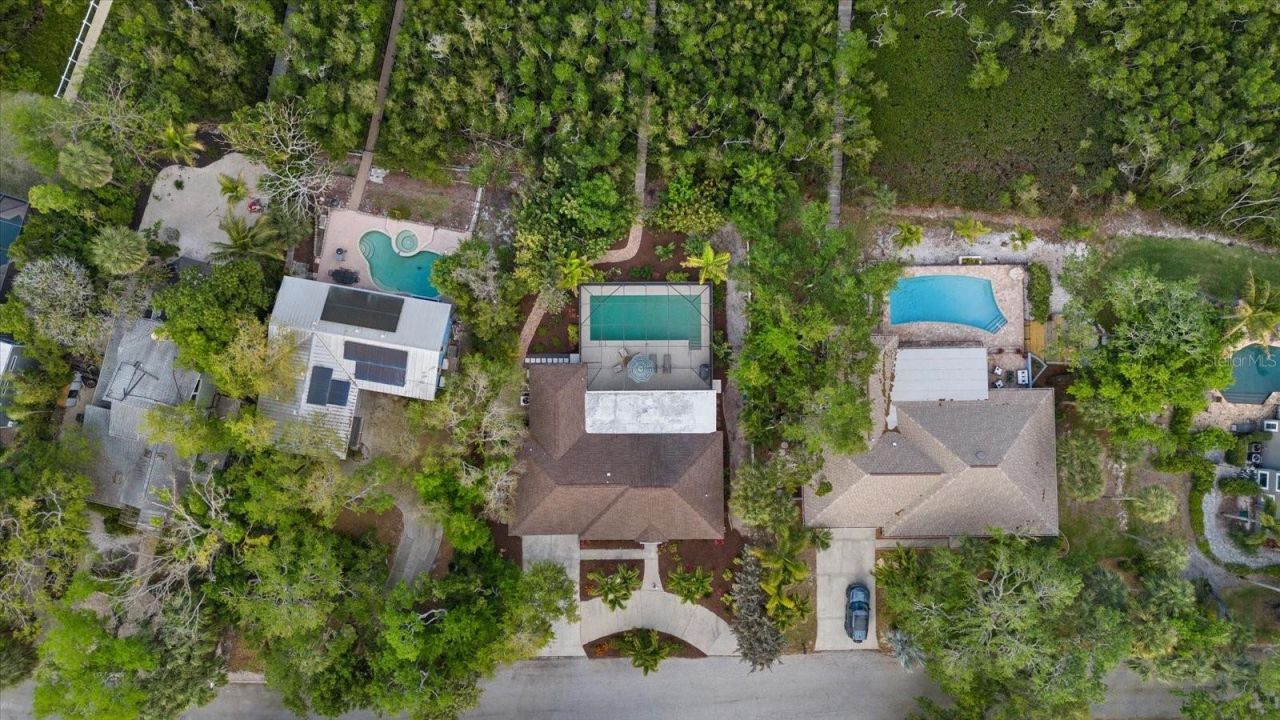 704 Tropical Circle, Sarasota, FL 34242 Photo