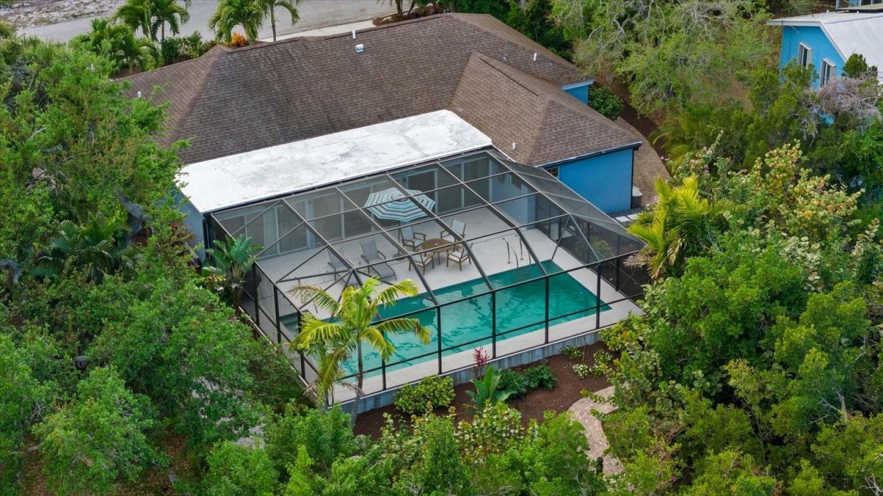 704 Tropical Circle, Sarasota, FL 34242 Photo