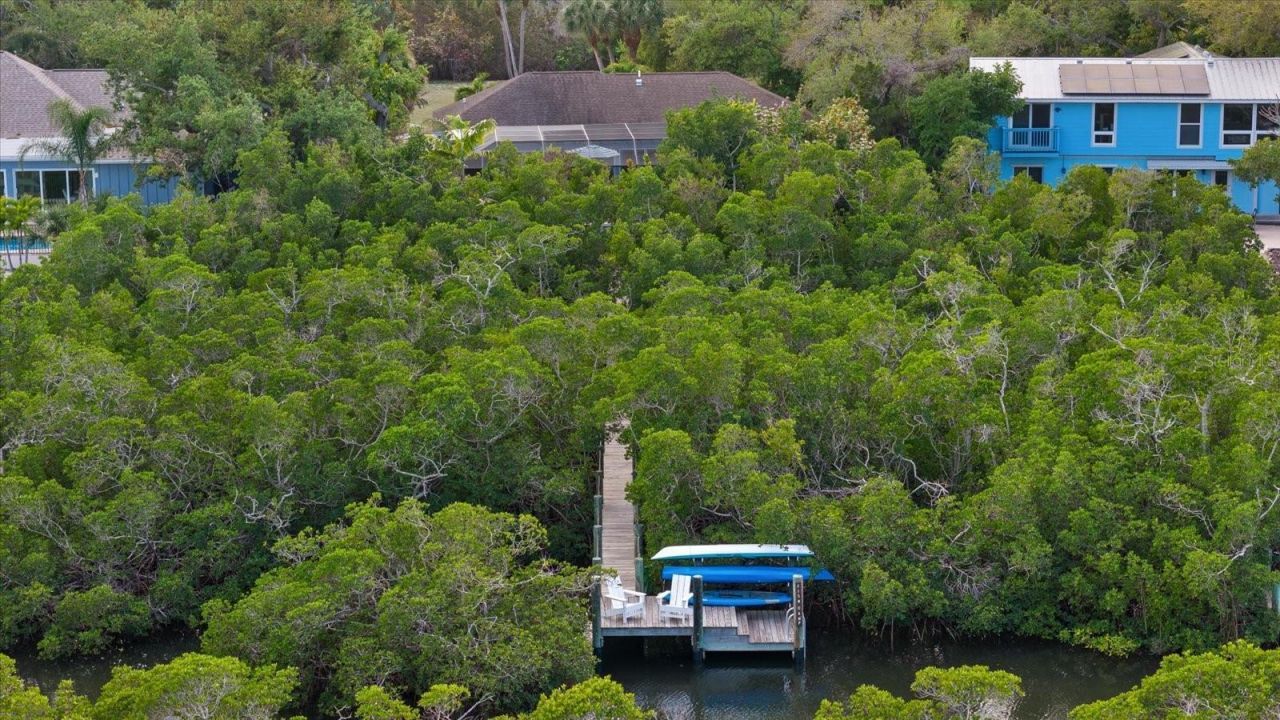 704 Tropical Circle, Sarasota, FL 34242 Photo