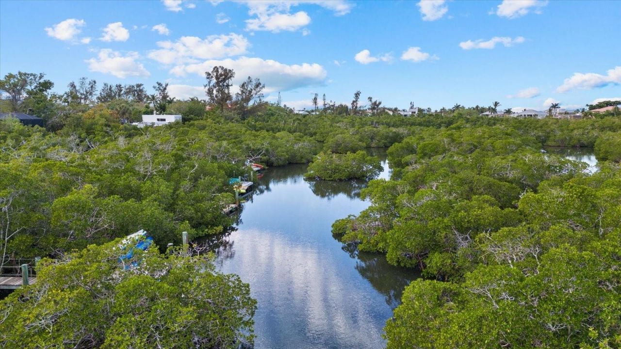 704 Tropical Circle, Sarasota, FL 34242 Photo