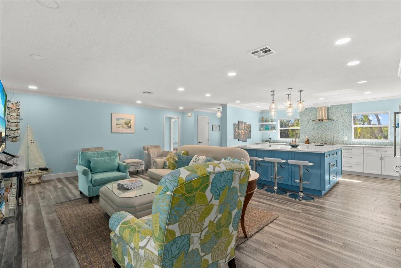 704 Tropical Circle, Sarasota, FL 34242 Photo