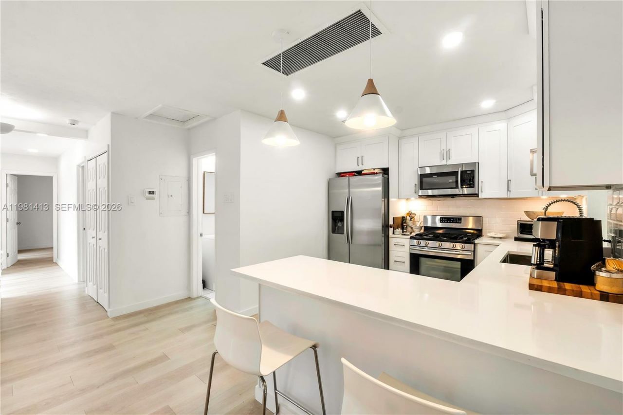 1801 NE 20th St, Fort Lauderdale, FL 33305 Photo