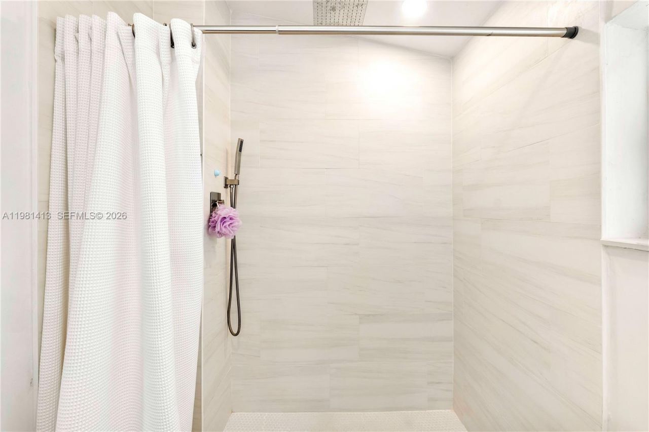 1801 NE 20th St, Fort Lauderdale, FL 33305 Photo