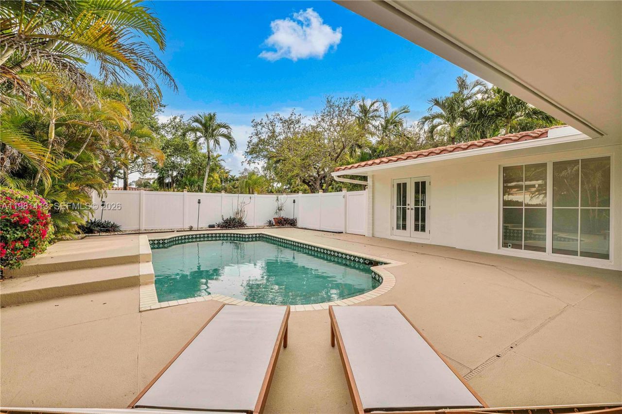 1801 NE 20th St, Fort Lauderdale, FL 33305 Photo