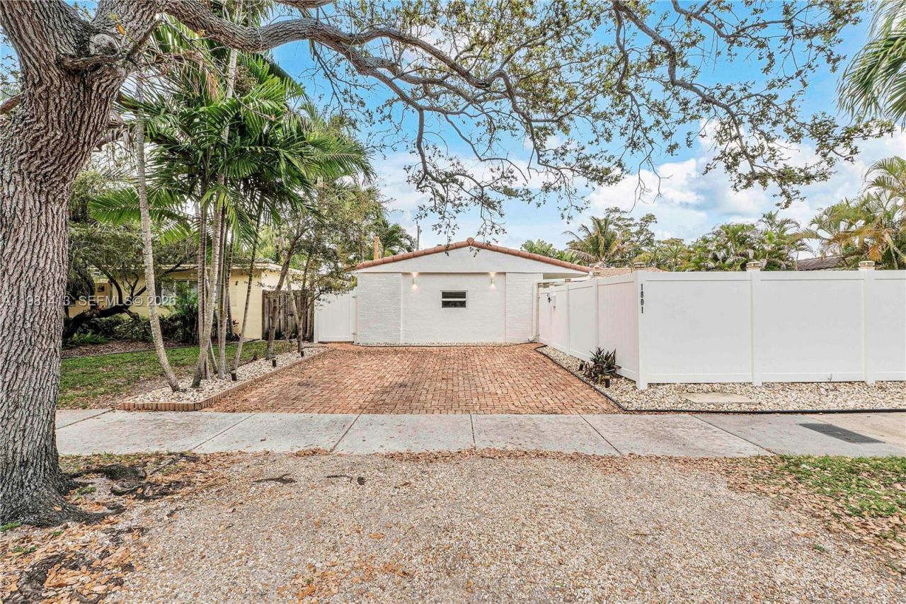 1801 NE 20th St, Fort Lauderdale, FL 33305 Photo