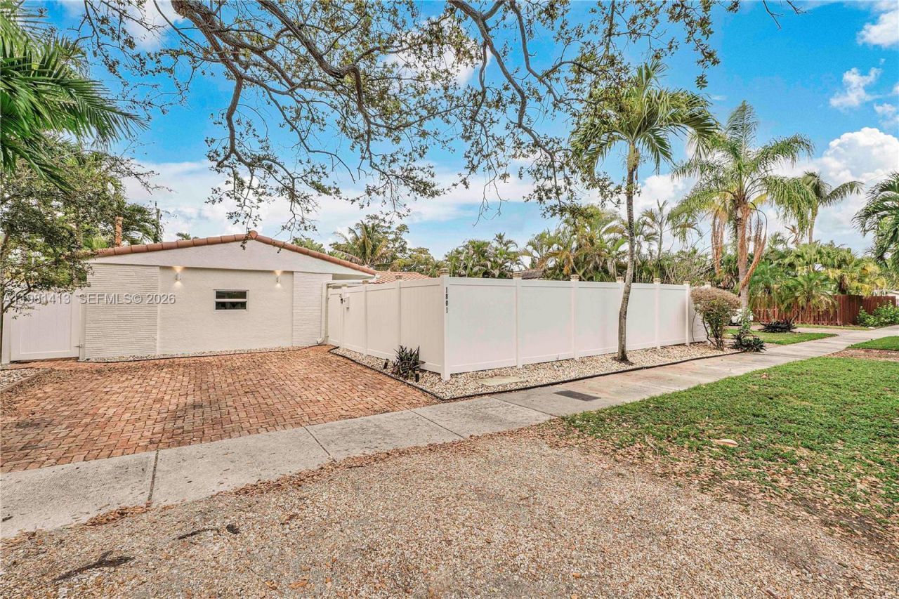 1801 NE 20th St, Fort Lauderdale, FL 33305 Photo