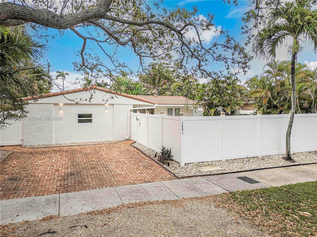 1801 NE 20th St, Fort Lauderdale, FL 33305 Photo