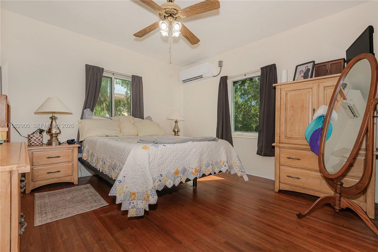 5651 NW 3rd St , Miami, FL 33126 Photo