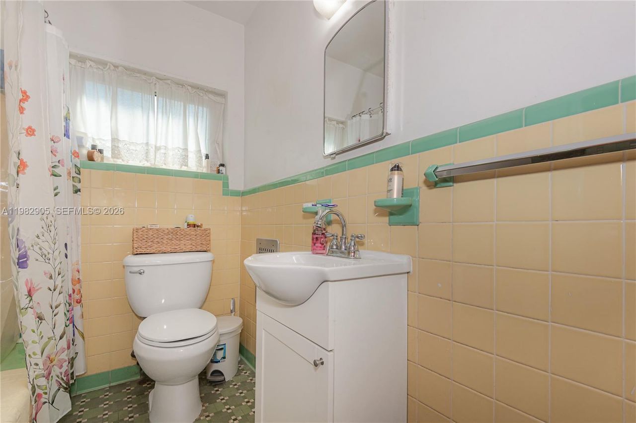 5651 NW 3rd St , Miami, FL 33126 Photo