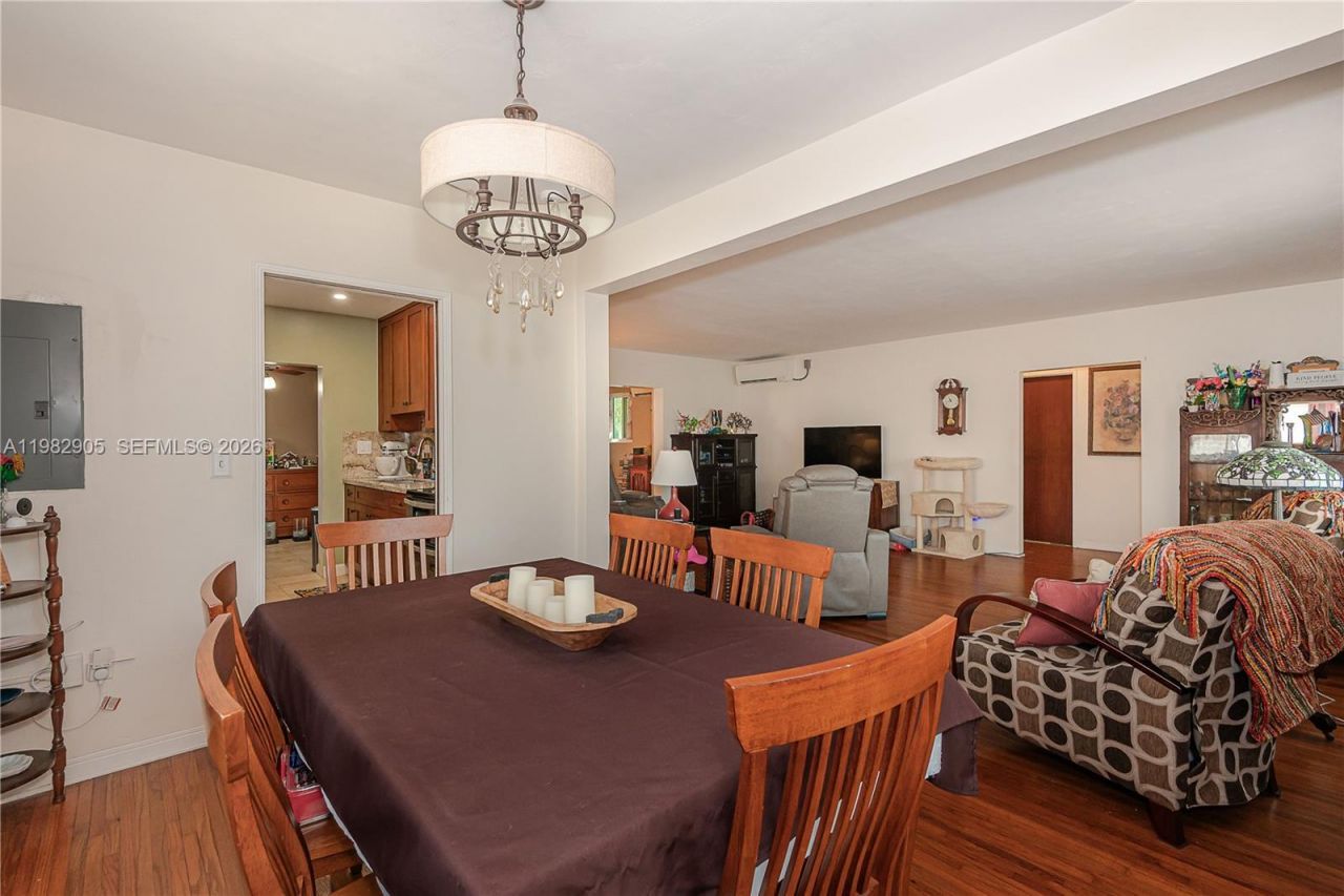 5651 NW 3rd St , Miami, FL 33126 Photo