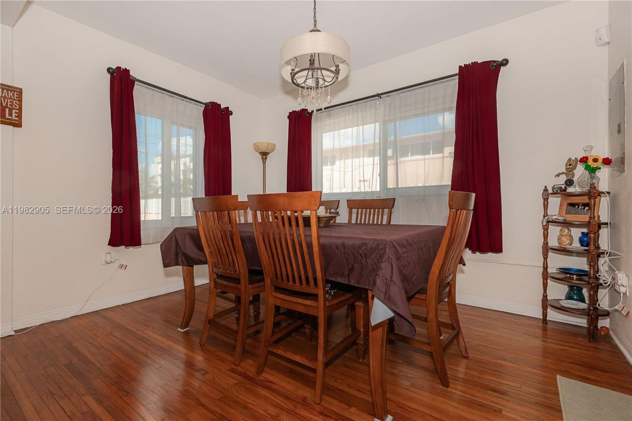 5651 NW 3rd St , Miami, FL 33126 Photo