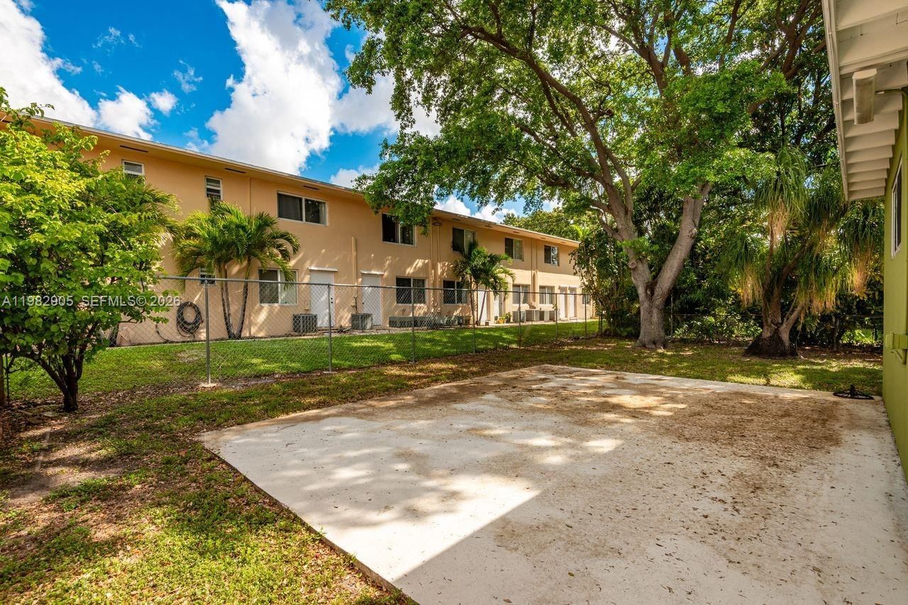 5651 NW 3rd St , Miami, FL 33126 Photo