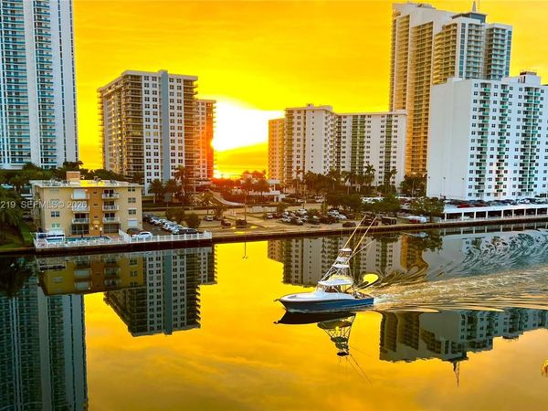 1000 Parkview Dr , Unit 720, Hallandale Beach, FL 33009