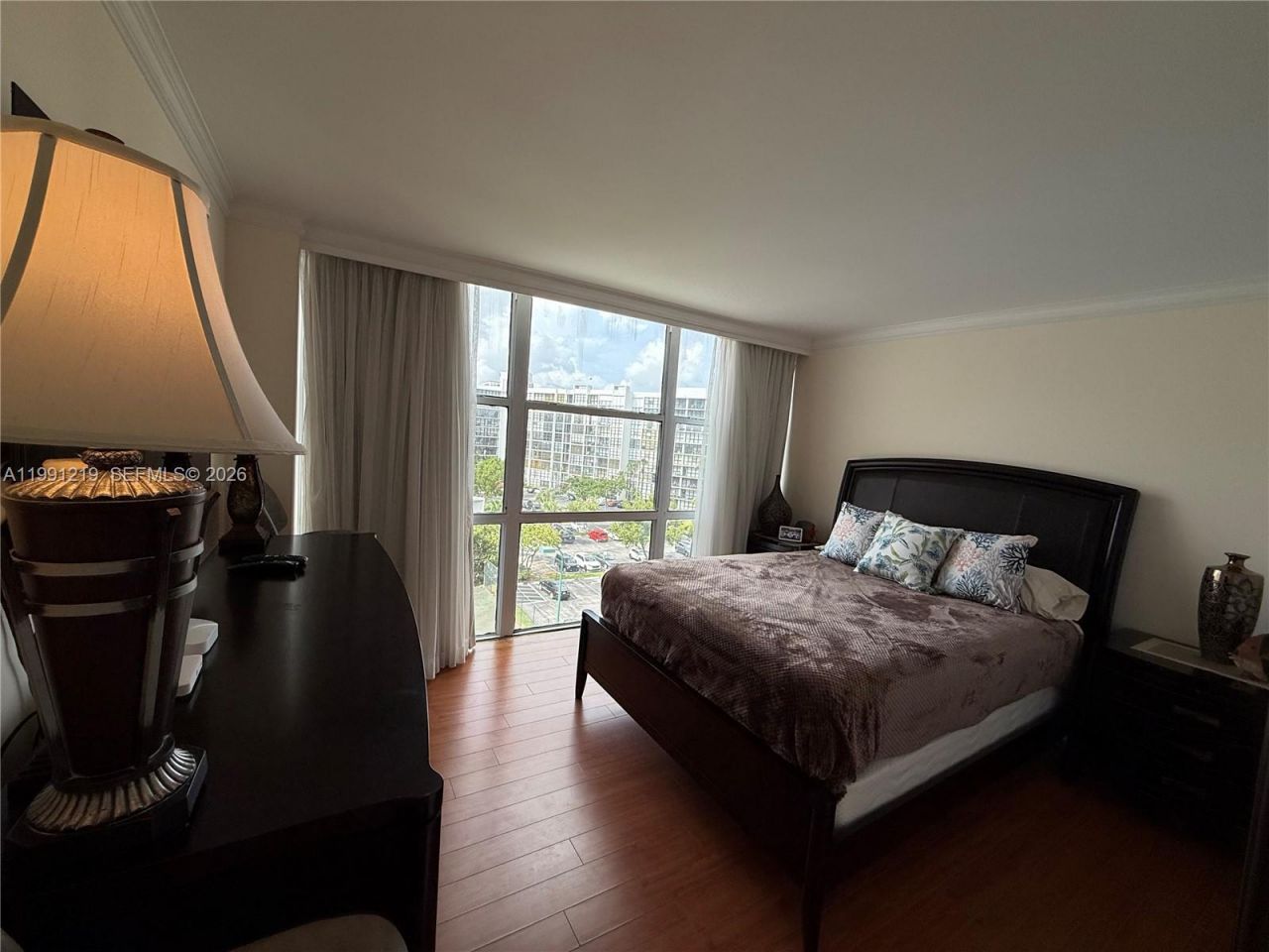 1000 Parkview Dr, Unit 720, Hallandale Beach, FL 33009 Photo