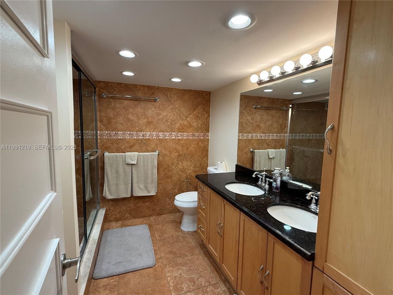 1000 Parkview Dr , Unit 720, Hallandale Beach, FL 33009 Photo