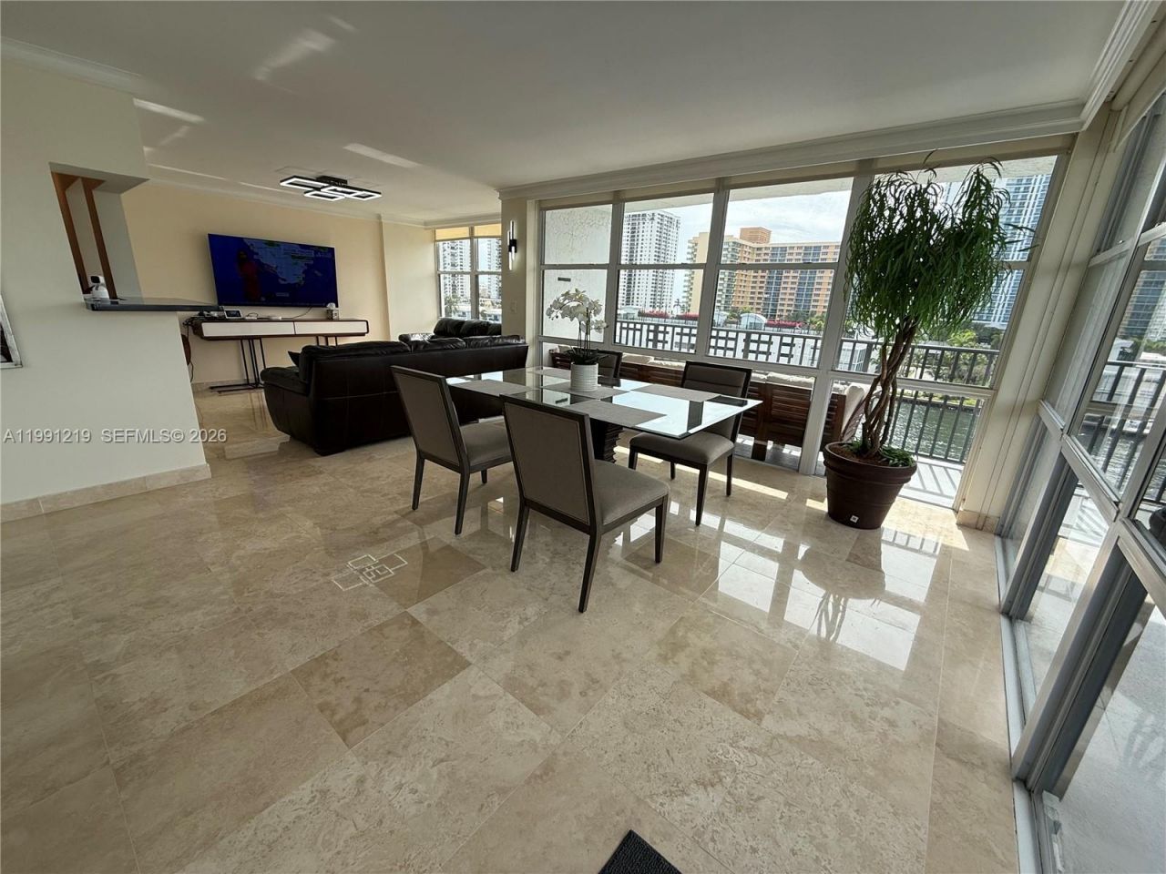 1000 Parkview Dr , Unit 720, Hallandale Beach, FL 33009 Photo