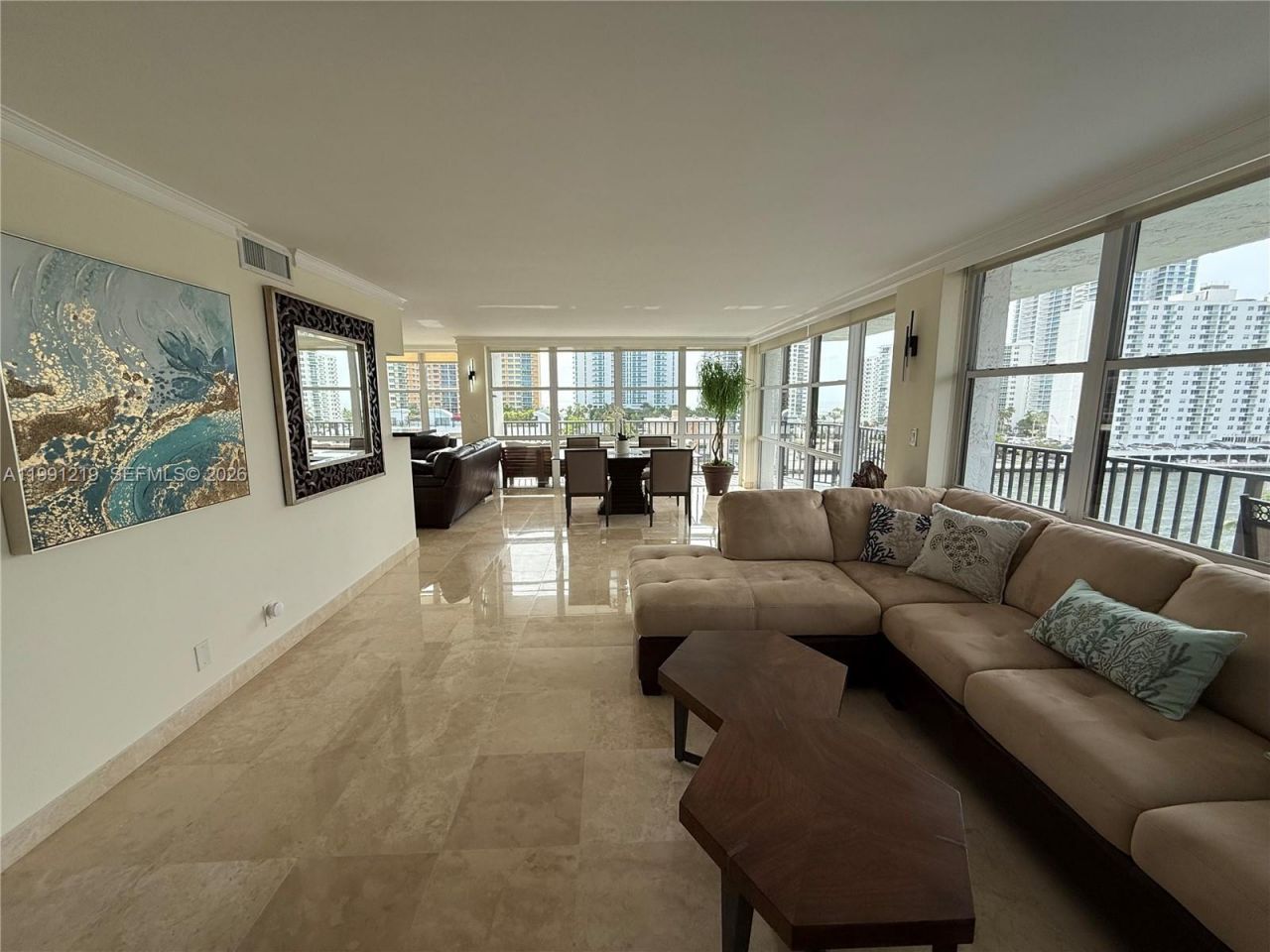 1000 Parkview Dr, Unit 720, Hallandale Beach, FL 33009 Photo