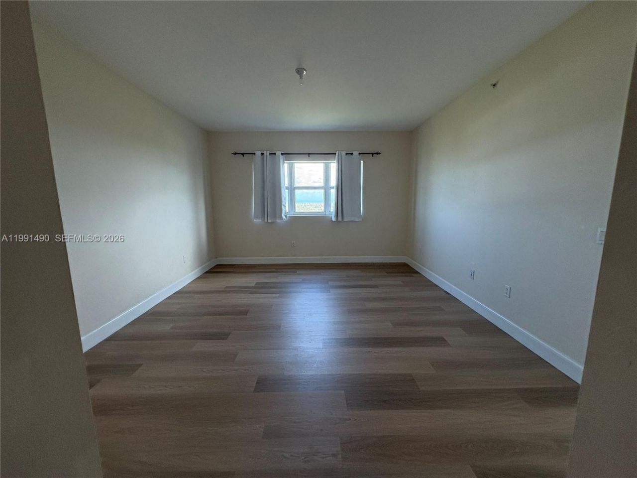 15051 Royal Oaks Ln, Unit 1705, North Miami, FL 33181 Photo