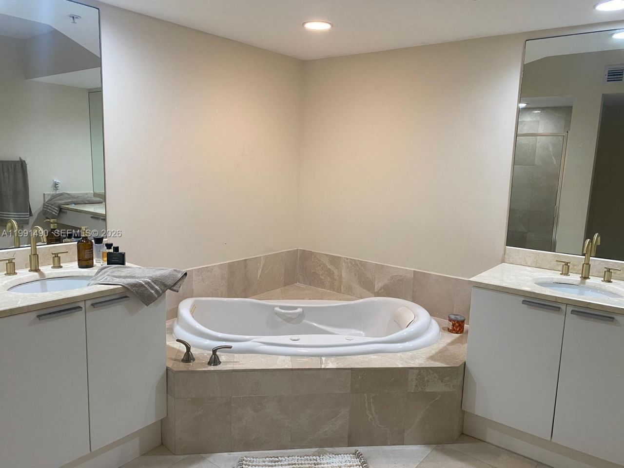 15051 Royal Oaks Ln, Unit 1705, North Miami, FL 33181 Photo