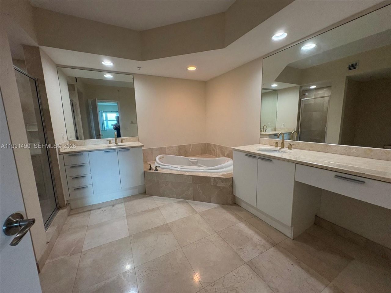 15051 Royal Oaks Ln, Unit 1705, North Miami, FL 33181 Photo